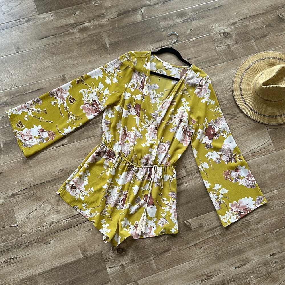 Umgee Floral Long Sleeve Romper Lg